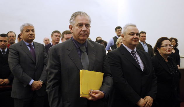 Zagreb, 160412.
Na zagrebackome Zupanijskom sudu danas je pocelo jos jedno sudjenje bivsem premijeru Ivi Sanaderu. Rijec je o slucaju ‘Fimi-media’, jednoj od najvecih korupcijskih afera zbog koje ce se na optuzenickoj klupi naci i donedavno vladajuca poli