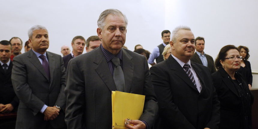 Zagreb, 160412.
Na zagrebackome Zupanijskom sudu danas je pocelo jos jedno sudjenje bivsem premijeru Ivi Sanaderu. Rijec je o slucaju ‘Fimi-media’, jednoj od najvecih korupcijskih afera zbog koje ce se na optuzenickoj klupi naci i donedavno vladajuca poli Zagreb, 160412.
Na zagrebackome Zupanijskom sudu danas je pocelo jos jedno sudjenje bivsem premijeru Ivi Sanaderu. Rijec je o slucaju ‘Fimi-media’, jednoj od najvecih korupcijskih afera zbog koje ce se na optuzenickoj klupi naci i donedavno vladajuca poli