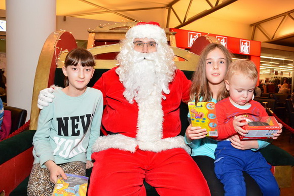 Supernova: Božićni koncert Ivane Kindl i posjet Djeda Božićnjaka, Foto: Iva Perinčić Supernova: Božićni koncert Ivane Kindl i posjet Djeda Božićnjaka, Foto: Iva Perinčić