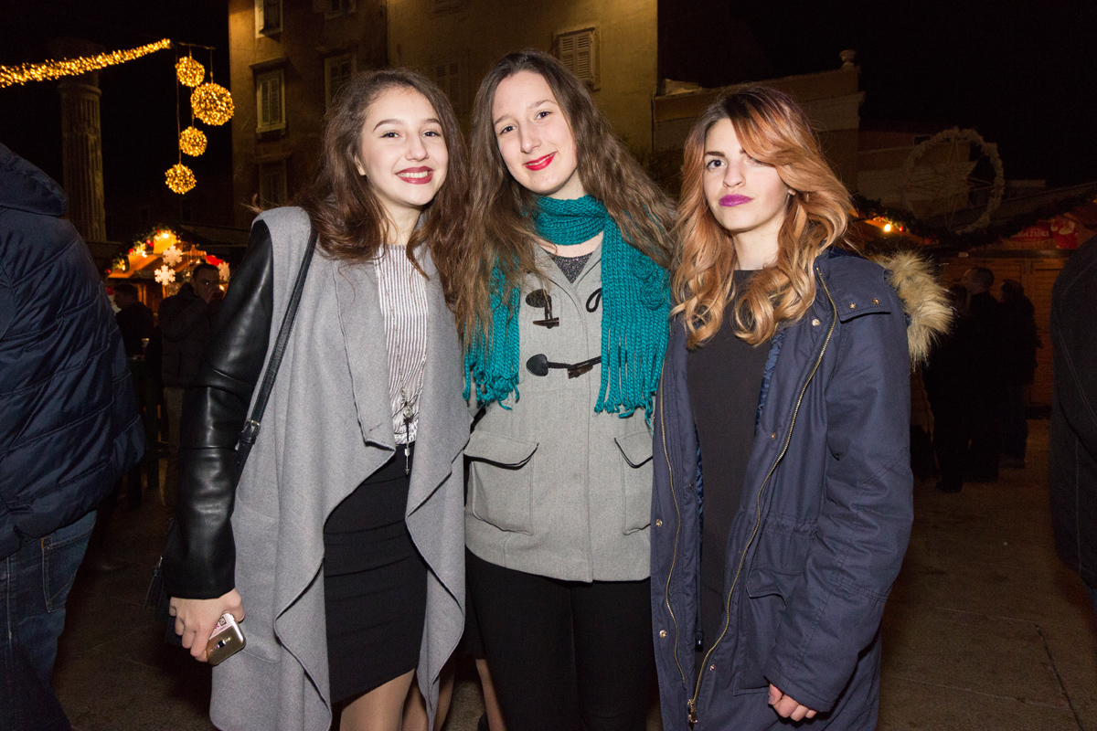 Doček 2017: Najluđa noć na zadarskom Poluotoku privukla više tisuća Zadrana i gostiju Doček 2017: Najluđa noć na zadarskom Poluotoku privukla više tisuća Zadrana i gostiju