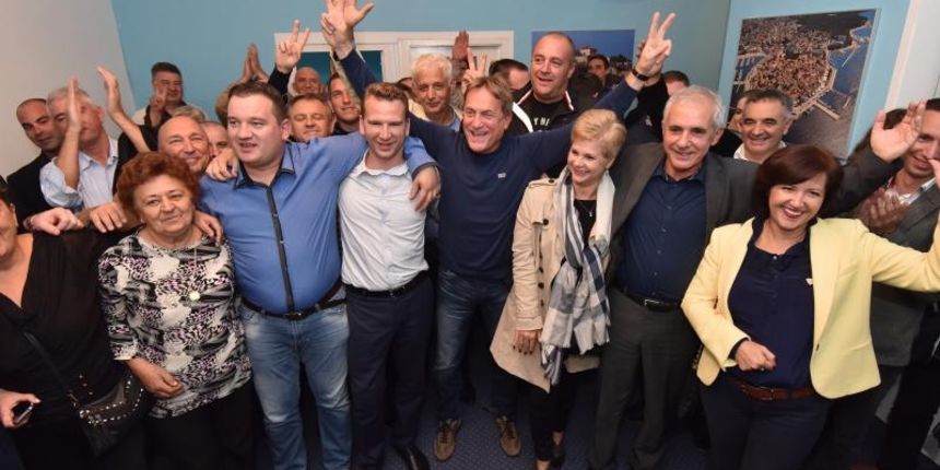 Praćenje izbornih rezultata u stožeru zadarskog HDZ-a, Foto: Dino Stanin/PIXSELL Praćenje izbornih rezultata u stožeru zadarskog HDZ-a, Foto: Dino Stanin/PIXSELL