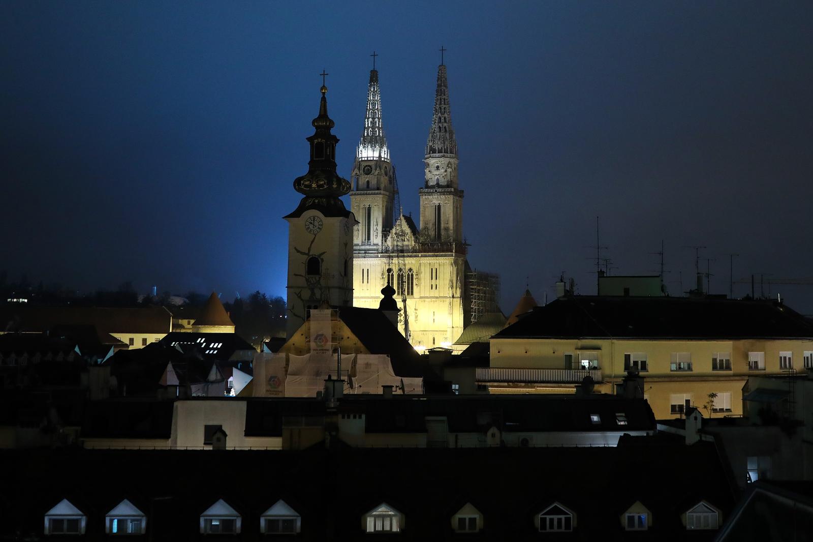 Zagrebački Advent ove godine pun je svjetla i šarenila