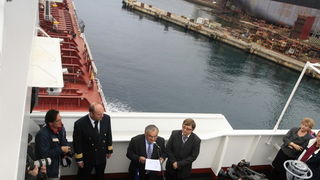 Rijeka, 251011.
U rijeckom brodogradilistu 3. maj danas je Tankerska plovidba Zadar preuzela tanker Vinjerac porinut krajem svibnja. Rijec je o drugom istovjetnom tankeru izgradjenom u 3. maju za zadarskog narucitelja. Sluzi za prijevoz nafte, naftnih pre Rijeka, 251011.
U rijeckom brodogradilistu 3. maj danas je Tankerska plovidba Zadar preuzela tanker Vinjerac porinut krajem svibnja. Rijec je o drugom istovjetnom tankeru izgradjenom u 3. maju za zadarskog narucitelja. Sluzi za prijevoz nafte, naftnih pre