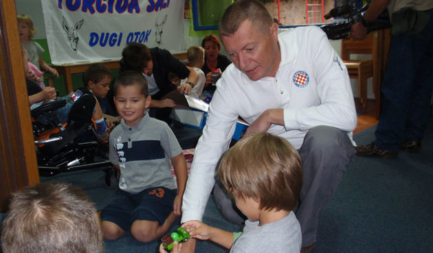 Udruga navijača Hajduk iz Salija donira dječiji vrtić Latica