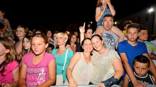 Vir : Colonia rasplesala tisuće posjetitelja na Viru ; foto Iva Perinčić Vir : Colonia rasplesala tisuće posjetitelja na Viru ; foto Iva Perinčić