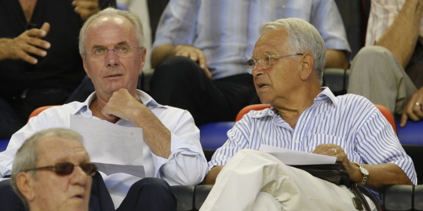 Split, 220810.
Utakmicu Prve HNL izmedju NK Hajduk i NK Zadar promatrali su i nekadasnji izbornik engleske nogometne reprezentacije Sven Goran Eriksson i Tomislav Ivic. Eriksson boravi u Splitu kako bi promovirao Sportske igre mladih.
Foto: Jakov Prkic / Split, 220810.
Utakmicu Prve HNL izmedju NK Hajduk i NK Zadar promatrali su i nekadasnji izbornik engleske nogometne reprezentacije Sven Goran Eriksson i Tomislav Ivic. Eriksson boravi u Splitu kako bi promovirao Sportske igre mladih.
Foto: Jakov Prkic /