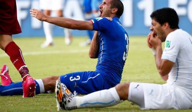Luis Suarez i Giorgio Chiellini, foto: Reuters
