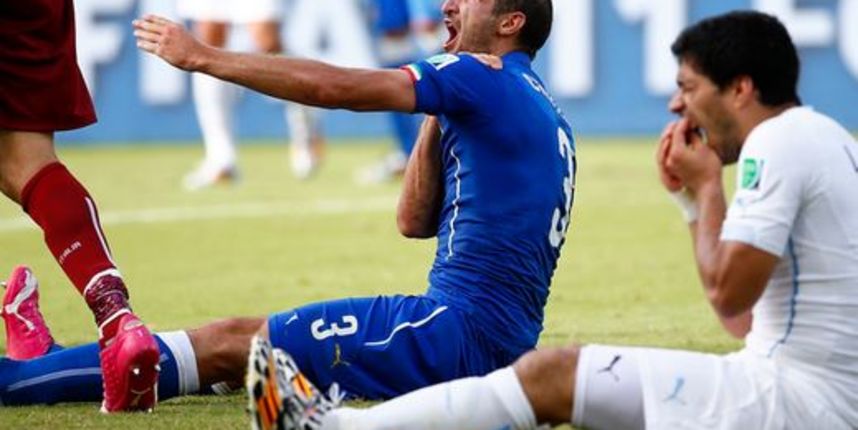 Luis Suarez i Giorgio Chiellini, foto: Reuters Luis Suarez i Giorgio Chiellini, foto: Reuters
