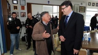 Zadar, 250313
Ministar znanosti, obrazovanja i sporta Zeljko Jovanovic boravak u Zadru zavrsio je posjetom najstarijem djelatnom sportskom drustvu u Zadru i prvom osnovanom hrvatskom veslackom klubu na Jadranskom moru Zadar, 250313
Ministar znanosti, obrazovanja i sporta Zeljko Jovanovic boravak u Zadru zavrsio je posjetom najstarijem djelatnom sportskom drustvu u Zadru i prvom osnovanom hrvatskom veslackom klubu na Jadranskom moru