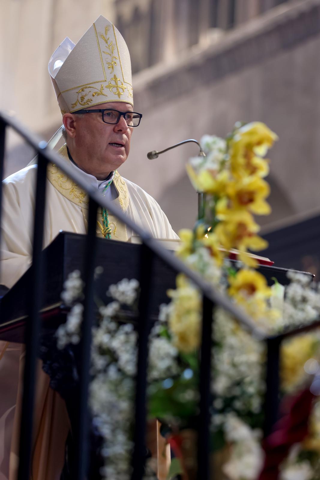 Uskršnja misa, katedrala Svete Stošije Uskršnja misa, katedrala Svete Stošije