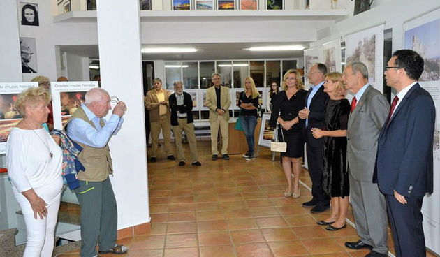 Novalja: Izložba “Put svile” u Gradskom muzeju. Foto: novalja.hr