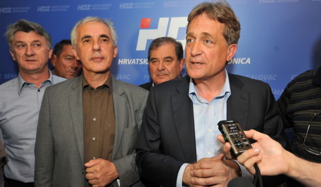 Zadar, 190513.Lokalni izbori 2013.Stozer HDZ-a.HDZ slavi pobjedu na lokalnim izborima. Prema nesluzbenim rezultatima pobijedili su u utrci za zupanijsku skupstinu, gradsko vijece, stari novi zupan Stipe Zrilic je takodjer premocno pobijedio, a Bozidar