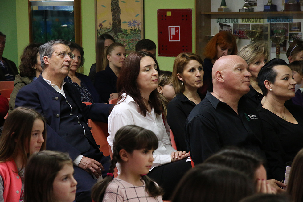 OŠ Stanovi- humanitarni klapski koncert