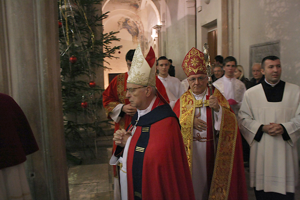 Nadbiskup mons. Ivan Prendža, Foto: Saša Čuka Nadbiskup mons. Ivan Prendža, Foto: Saša Čuka