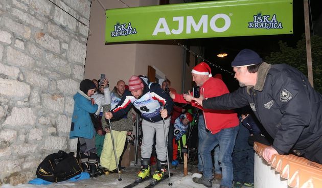 Svjetska atrakcija u Velom Ižu: Održana “Iška kraljica”- prva povijesna skijaška utrka na hrvatskim školjima