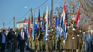 Škabrnja: Kolonom sjećanja obilježena je obljetnica stradavanja branitelja i civila Škabrnja: Kolonom sjećanja obilježena je obljetnica stradavanja branitelja i civila