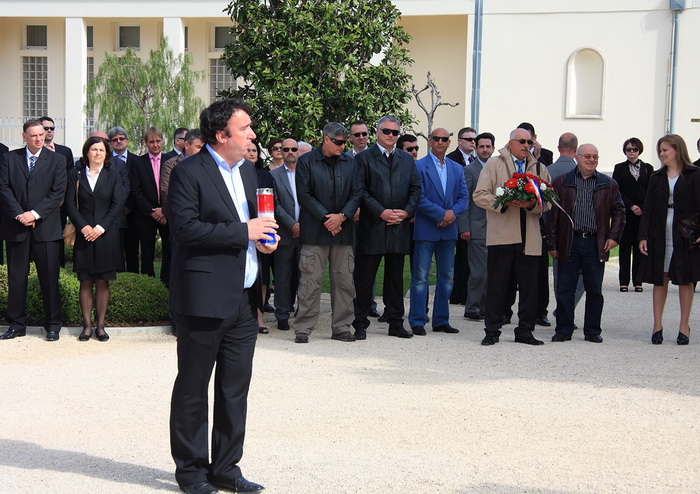 Dan županije: Polaganje vijenaca na Gradskom groblju Zadar Dan županije: Polaganje vijenaca na Gradskom groblju Zadar