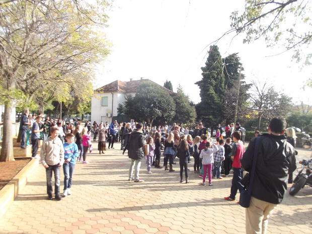 “Beštije” posjetile OŠ Šimuna Kožičića Benje “Beštije” posjetile OŠ Šimuna Kožičića Benje