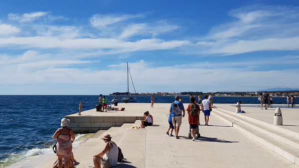 Prekrasno subotnje poslijepodne na zadarskoj rivi. Foto: Mladen Malik