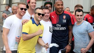 Legendarni Thierry Henry i juniori FC Arsenala prošetali Zagrebom, Photo: Patrik Maček/PIXSELL Legendarni Thierry Henry i juniori FC Arsenala prošetali Zagrebom, Photo: Patrik Maček/PIXSELL