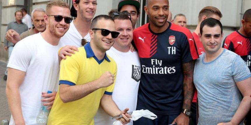 Legendarni Thierry Henry i juniori FC Arsenala prošetali Zagrebom, Photo: Patrik Maček/PIXSELL Legendarni Thierry Henry i juniori FC Arsenala prošetali Zagrebom, Photo: Patrik Maček/PIXSELL