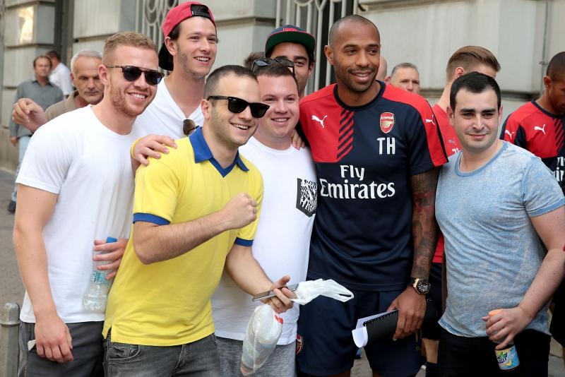 Legendarni Thierry Henry i juniori FC Arsenala prošetali Zagrebom, Photo: Patrik Maček/PIXSELL Legendarni Thierry Henry i juniori FC Arsenala prošetali Zagrebom, Photo: Patrik Maček/PIXSELL
