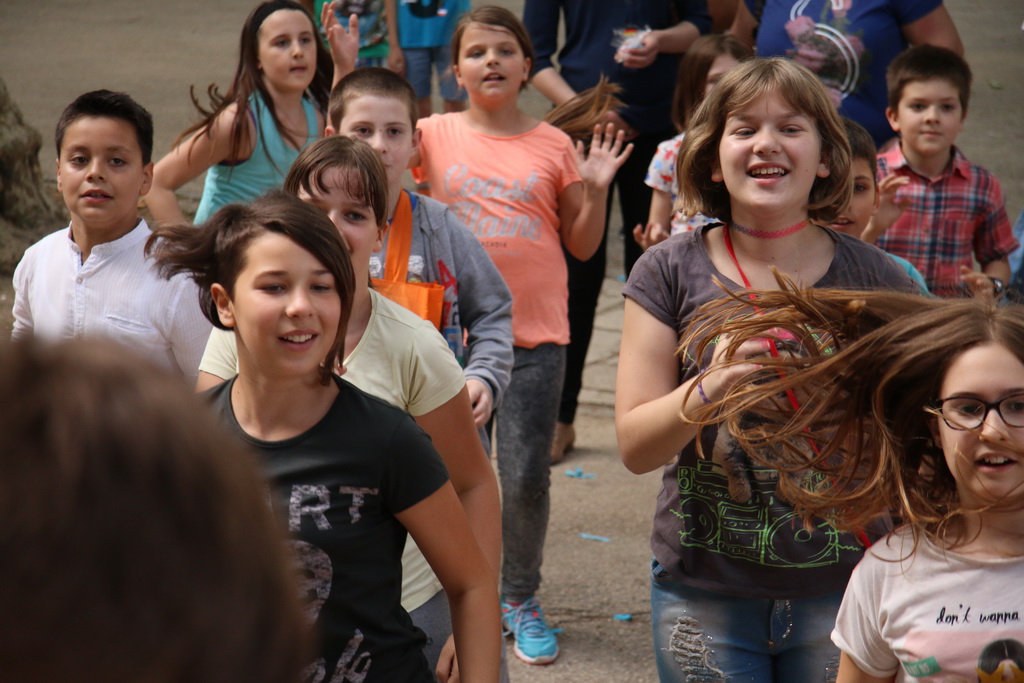 Posljednji dan nastave u OŠ Petra Preradovića u ritmu zumbe Posljednji dan nastave u OŠ Petra Preradovića u ritmu zumbe