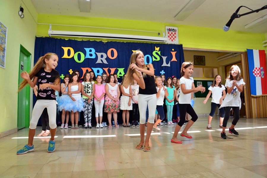 Prvi dan škole u OŠ Stanovi  ; foto Iva Perinčić