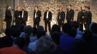 Zadar, 0306211.
Na trgu kog novog Kazalista lutaka odrzana je smotra klapa “O, mili Zadre moj”.
Na slici: Klapa Kadena.
Foto: Vladimir Ivanov / CROPIX Zadar, 0306211.
Na trgu kog novog Kazalista lutaka odrzana je smotra klapa “O, mili Zadre moj”.
Na slici: Klapa Kadena.
Foto: Vladimir Ivanov / CROPIX