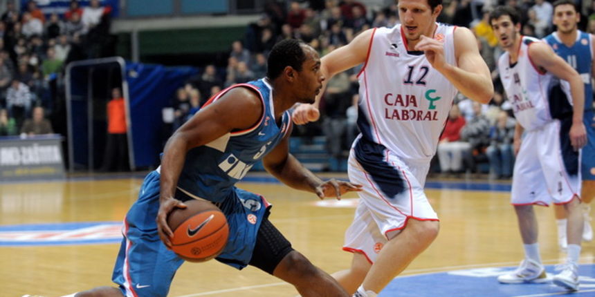 Zagreb, 040210.
Kosarkaski centar Drazen Petrovic, kosarka, Euroleague, 2. kolo skupine H TOP-a 16, susret ekipa KK Cibona i Caja Laboral.
Na slici: Jamont Gordon 5, Mirza Teletovic 12.
Foto: Damir Krajac / CROPIX Zagreb, 040210.
Kosarkaski centar Drazen Petrovic, kosarka, Euroleague, 2. kolo skupine H TOP-a 16, susret ekipa KK Cibona i Caja Laboral.
Na slici: Jamont Gordon 5, Mirza Teletovic 12.
Foto: Damir Krajac / CROPIX
