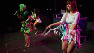 Mještani Bibinja sinoć su uživali u vrhunskom koncertu grupe Colonija na sportskom centru Crljenica Mještani Bibinja sinoć su uživali u vrhunskom koncertu grupe Colonija na sportskom centru Crljenica