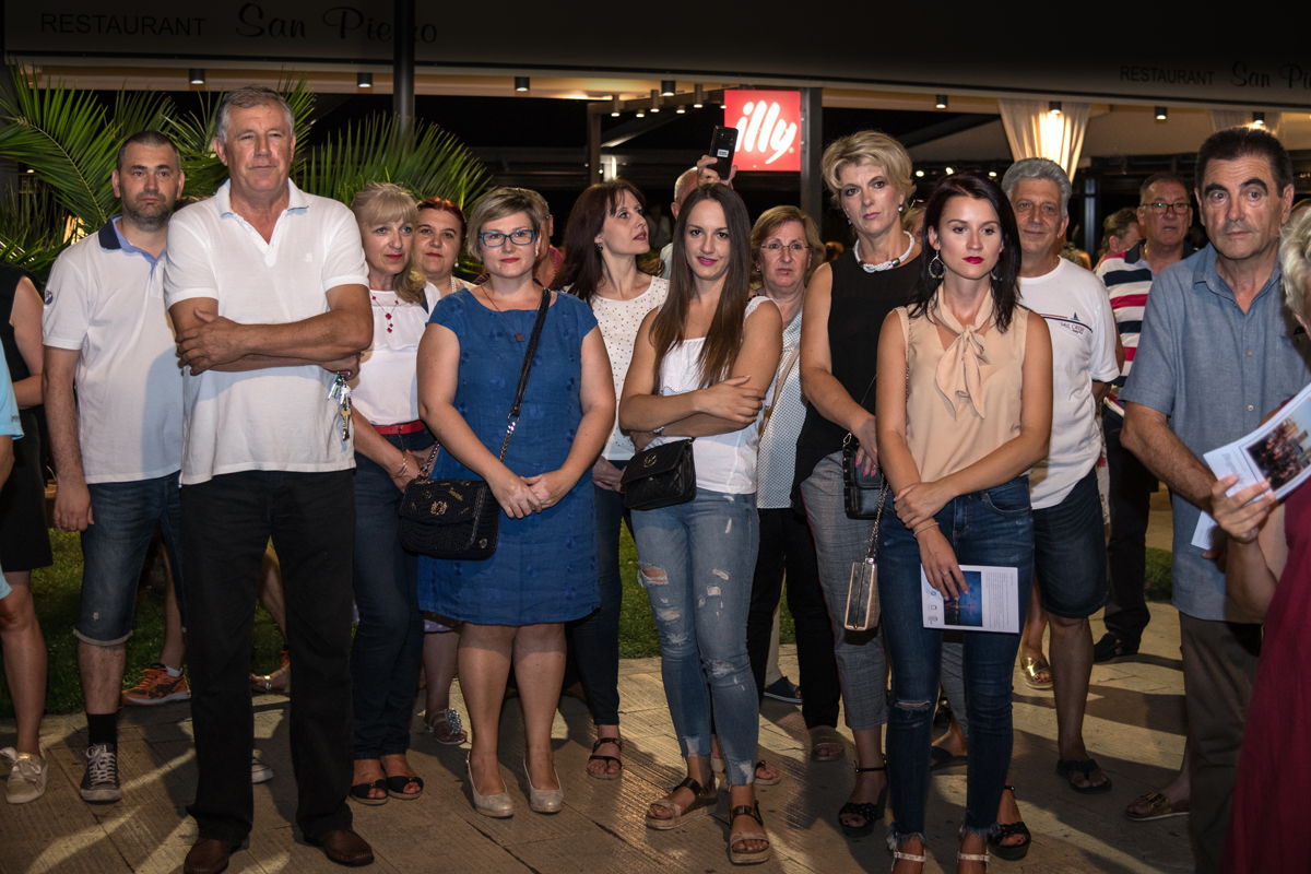 Otvorenje izložbe fotografija “Biogradske procesije” Vinka Pešića Otvorenje izložbe fotografija “Biogradske procesije” Vinka Pešića