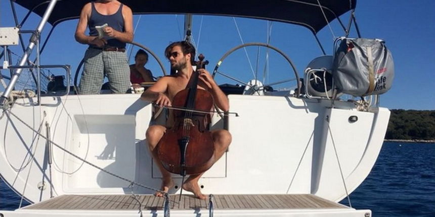 Stjepan Hauser na Kornatima zasvirao dirljivu molitvu za poginule vatrogasce