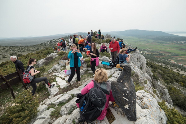 Drugi Planinarski pohod “Hajdemo do Vrane” 2. travnja 2016. Foto: Vinko Pešić