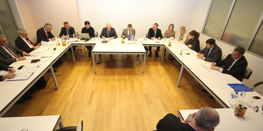 Vlada usvojila sugestije hrvatskih župana oko profesionalnih žalitelja u postupku javne nabave