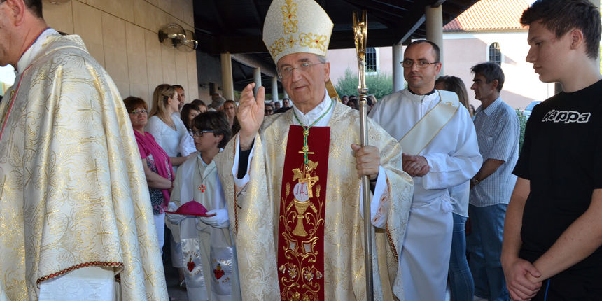 Župa sv. Ivana Krstitelja u Zadru, mons Želimir Puljić Župa sv. Ivana Krstitelja u Zadru, mons Želimir Puljić