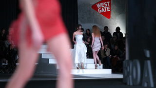 U trgovackom centru West gate odrzana je druga vecer modnog dogadjaja Nivea Cro a porter. Revije ce trajati od 24. do 27. ozujka. U trgovackom centru West gate odrzana je druga vecer modnog dogadjaja Nivea Cro a porter. Revije ce trajati od 24. do 27. ozujka.