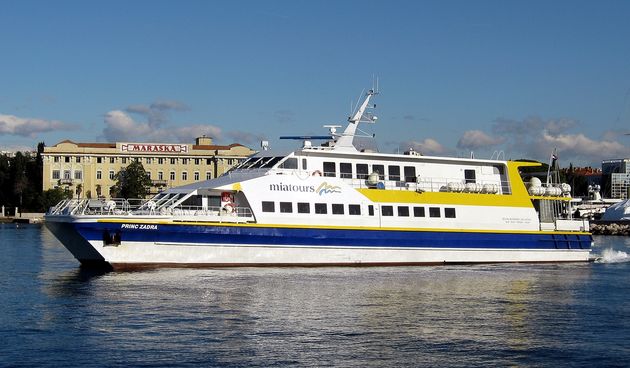 Katamaran Princ Zadra brodara Miatours