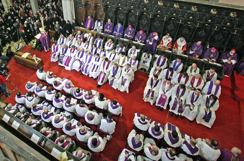 Posljednji ispraćaj nadbiskupa Ivana Prenđe (foto: Marin Gospić)