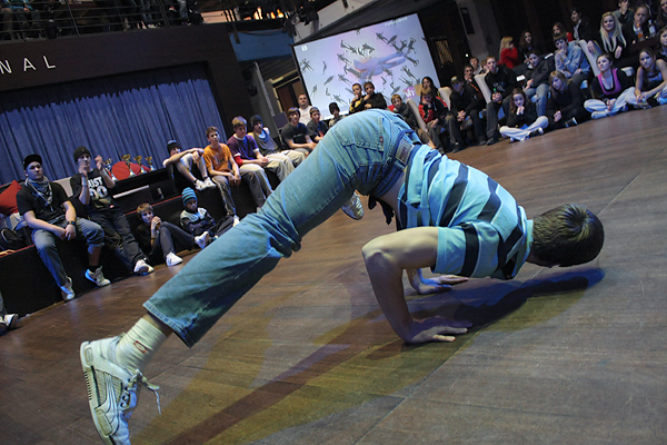 Image 1038873 (auto)