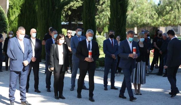Položeni vijenci povodom Dana državnosti