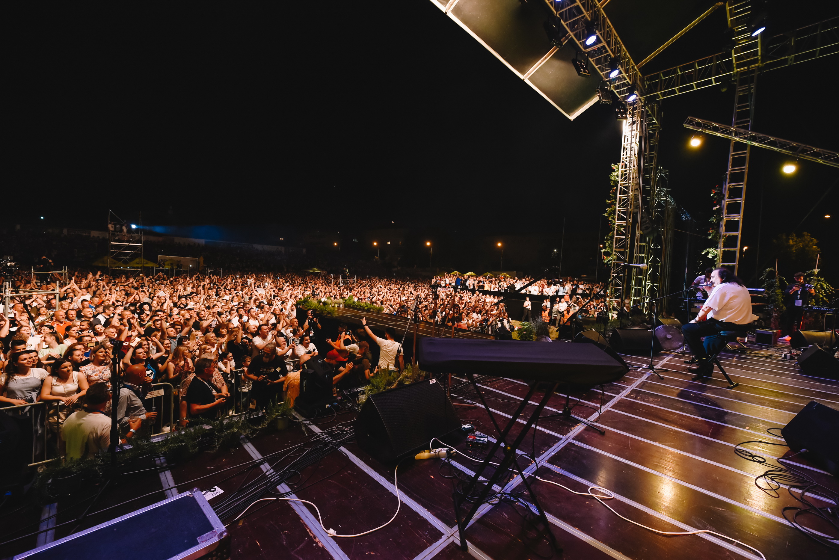 Stari Plac: Mišo Kovač i prijatelji priredili nezaboravan koncert