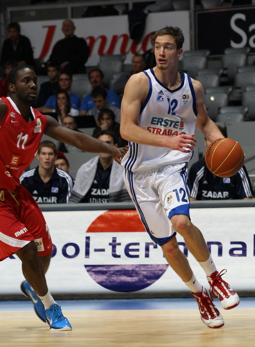 Zadar, 231010.
Dvorana Kresimira Cosica.
Kosarkaska utakmica NLB-e lile izmedju Zadra i Nynburga.
Na fotografiji: Pavle Marcinkovic u napadu.
Foto: Vladimir Ivanov / CROPIX Zadar, 231010.
Dvorana Kresimira Cosica.
Kosarkaska utakmica NLB-e lile izmedju Zadra i Nynburga.
Na fotografiji: Pavle Marcinkovic u napadu.
Foto: Vladimir Ivanov / CROPIX