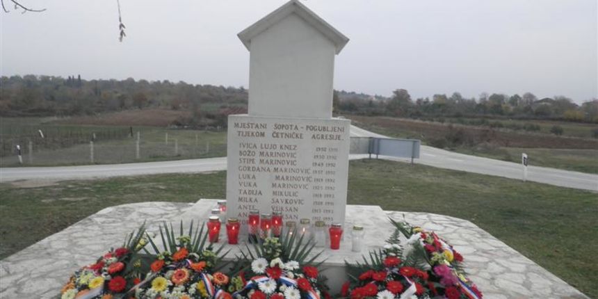 Polaganje vijenaca u Šopotu