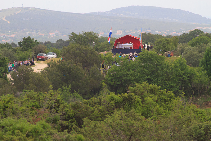 Svečana misa na Petrini i blagoslov bibinjskog polja Svečana misa na Petrini i blagoslov bibinjskog polja