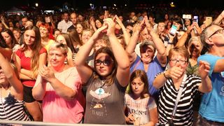 Prvi koncert popularnog slavonskog benda Vigor na otoku Viru