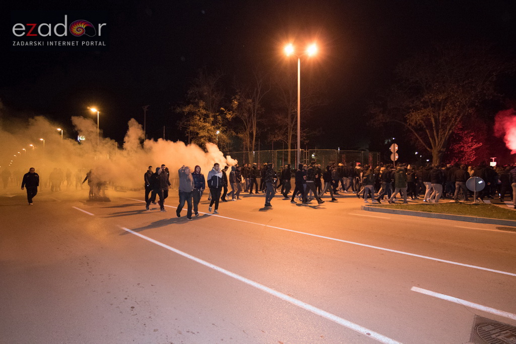 Okupljanje Tornada na Forumu i korteo do Krešinog doma Okupljanje Tornada na Forumu i korteo do Krešinog doma