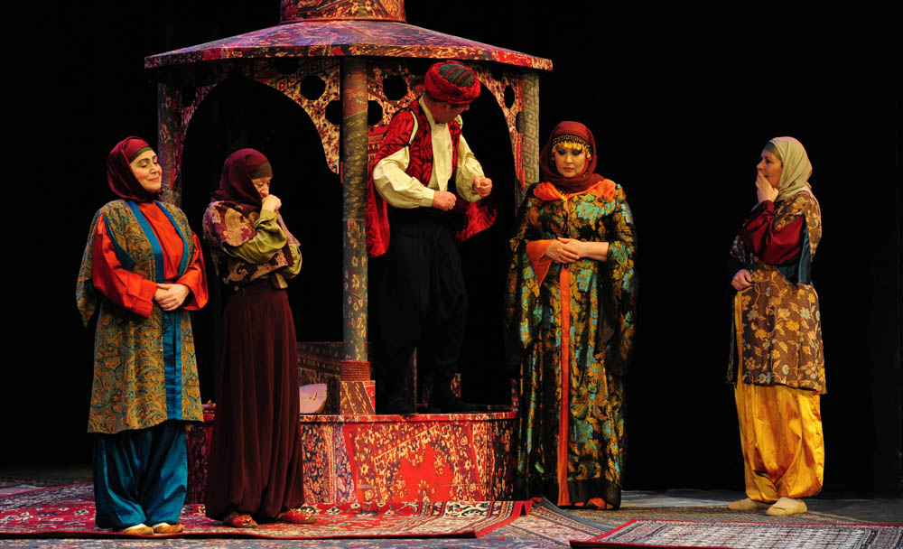 Zadar, 23.02.2012. snimio: Nenad Marčev
Gradsko kazalište Marina Držića Dubrovnik
Milan Ogrizović
HASANAGINICA
redatelj: Ivan Leo Lemo
Igraju: Jasna Jukić, Vladimir Posavec, Slavko Juraga, Milka Podrug Kokotović, Izmira Brautović, Lana Helena Hul Zadar, 23.02.2012. snimio: Nenad Marčev
Gradsko kazalište Marina Držića Dubrovnik
Milan Ogrizović
HASANAGINICA
redatelj: Ivan Leo Lemo
Igraju: Jasna Jukić, Vladimir Posavec, Slavko Juraga, Milka Podrug Kokotović, Izmira Brautović, Lana Helena Hul