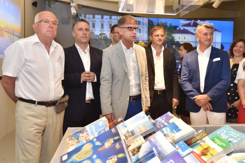 Svečano otvoren Turistički centar u Palači Cedulin