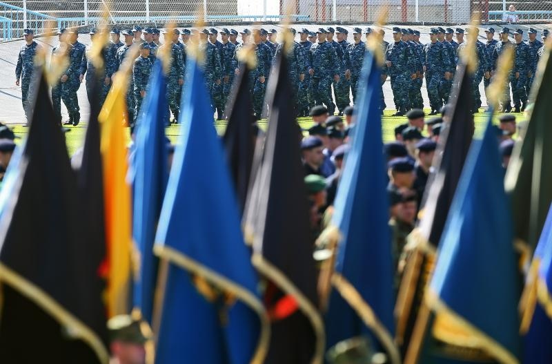 Svečano postrojavanje na stadionu u Kranjčevićevoj u povodu Dana Oružanih snaga Republike Hrvatske. Foto. PIXSELL Svečano postrojavanje na stadionu u Kranjčevićevoj u povodu Dana Oružanih snaga Republike Hrvatske. Foto. PIXSELL